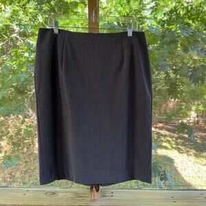 Talbots Woman Grey Basic Pencil Skirt Size 12W. NEW